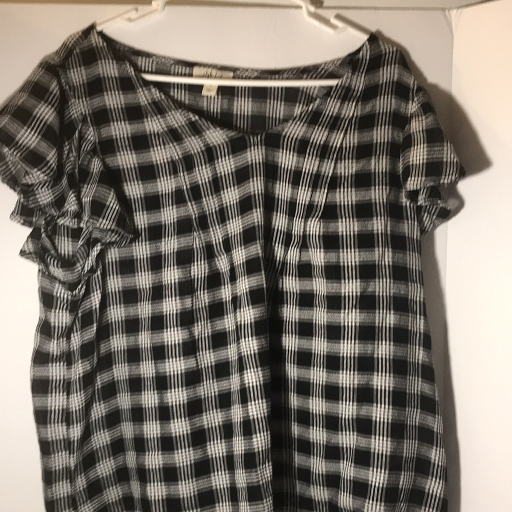 Style & Co short sleeve size large black white checkered pleated top ssummer